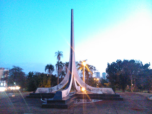 Monumento Da Bíblia