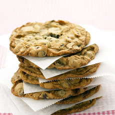Giant Chocolate Chip Cookies
