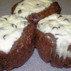 Chocolate Chip Cheesecake Muffins