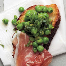 Minted Pea and Prosciutto Crostini