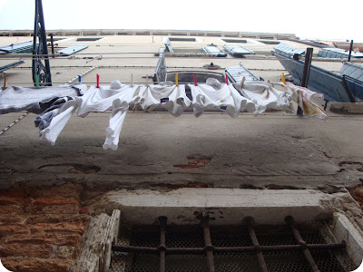 drying laundry in venice