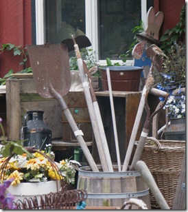 09 22 Barrel of Rakes