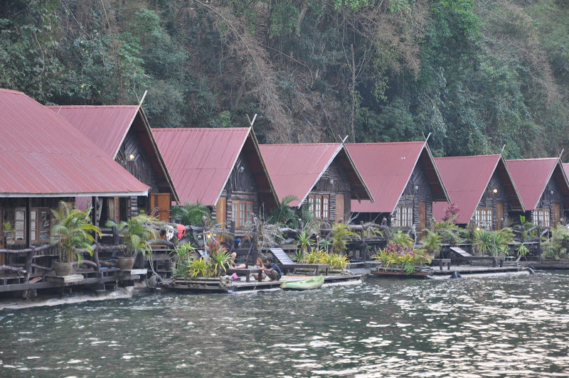 Плавучие домики на реке Квай