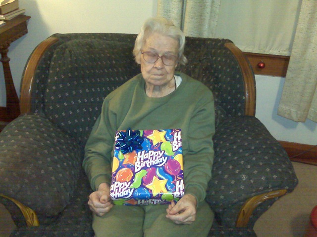 [Charlsie's 90th birthday[3].jpg]