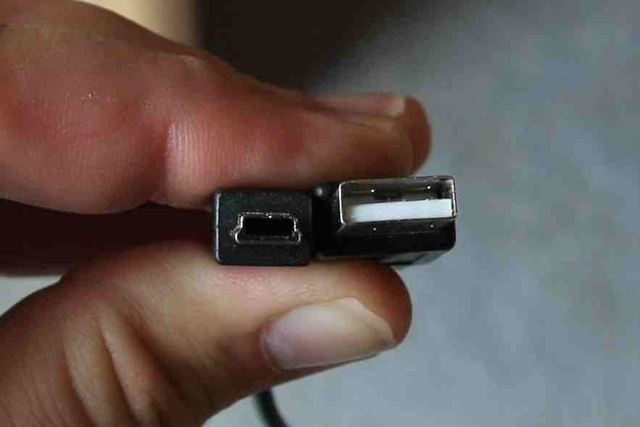 [usb cable ends[2].jpg]