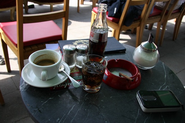 [munich café table_8946 (1024x683)[3].jpg]