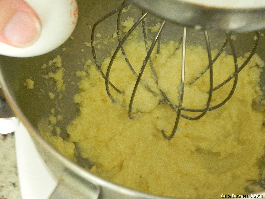 [DSCN6427[5].jpg&description=Tres Leches Cupcakes and A World of Cake Giveaway!')]