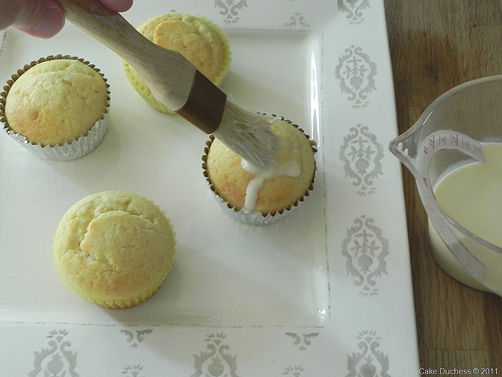 [DSCN6432[7].jpg&description=Tres Leches Cupcakes and A World of Cake Giveaway!')]