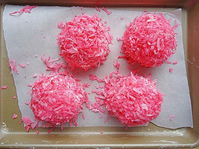 [snoballcupcake123.jpg&description=Guest Post with Gingerbread Bagels-Sno-Ball Cupcakes')]