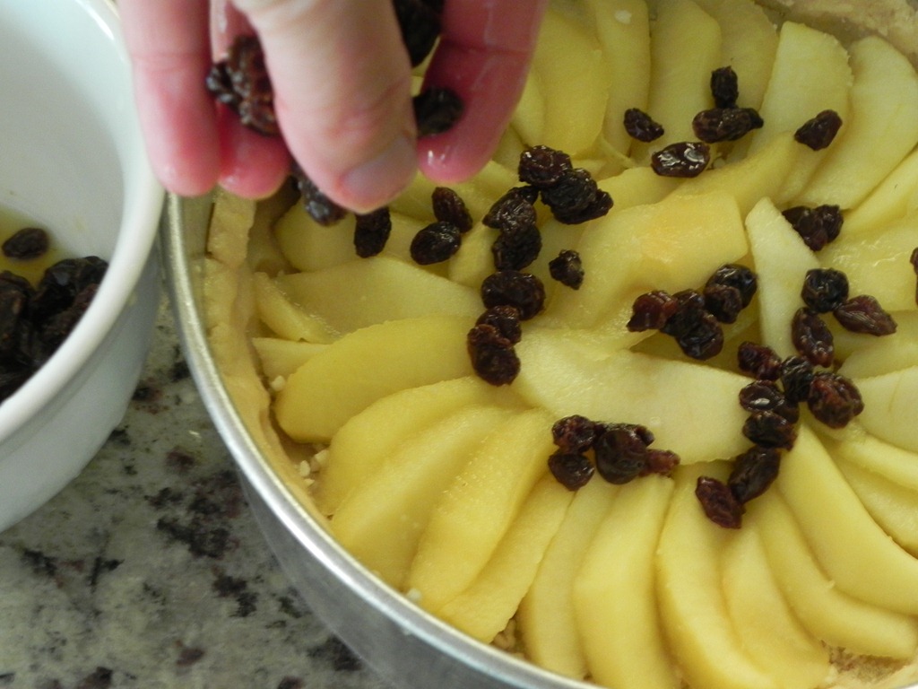 [DSCN7604[4].jpg&description=Usha’s Apple Cake')]