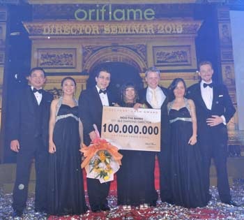 [Oriflame Seminar 2010 3[2].jpg]