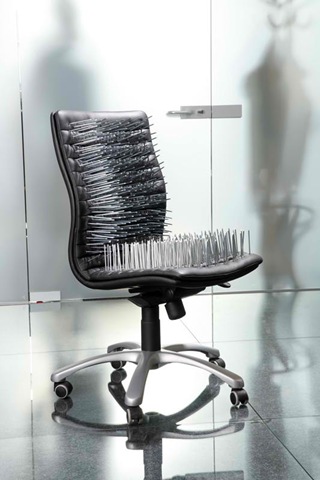 [office-chair-with-nails[3].jpg]