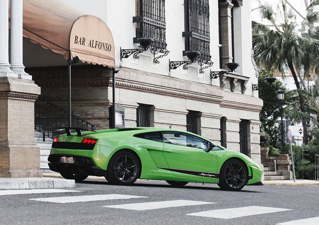 [Lamborghini-Gallardo_LP570-4_Superleggera_2011_1024x768_wallpaper_0c[5].jpg]