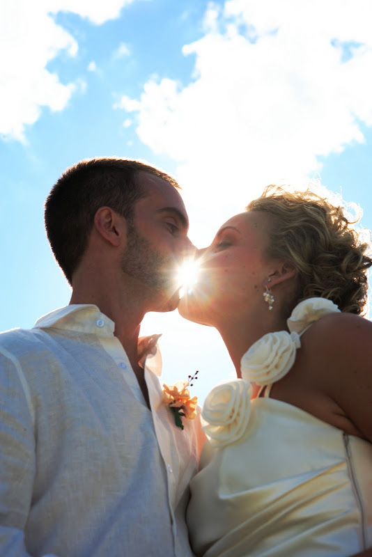 IMAGE: http://lh5.ggpht.com/_-nUXpYGw-FA/TJUbGaUGNDI/AAAAAAAACg0/cOCYekMbTKg/s800/Foster%20Steed%20Wedding163.JPG