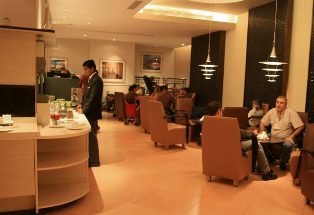 [Image: lounge3.jpg]