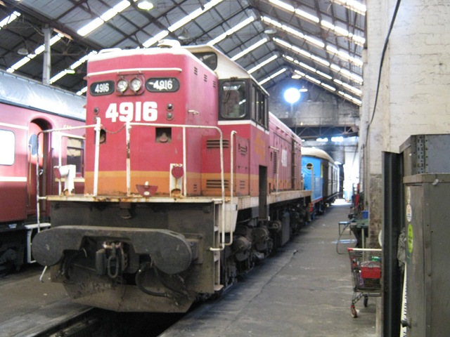 [4916, 1803 & VHO1816 -  Eveleigh 21st August 2010[3].jpg]