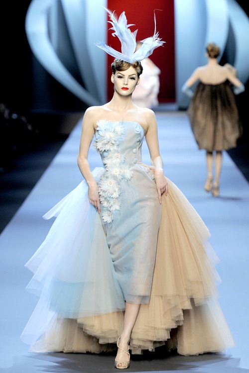 [Christian Dior Haute Couture SS 2011 11[3].jpg]