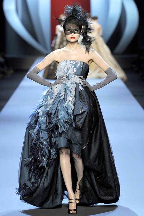 [Christian Dior Haute Couture SS 2011 16[3].jpg]