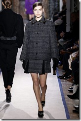 Yves Saint Laurent Ready-To-Wear Fall 2011 Runway Photos 7