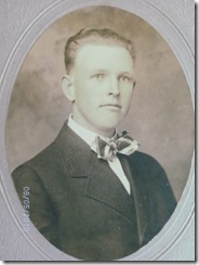 page 18 - George Munday close-up