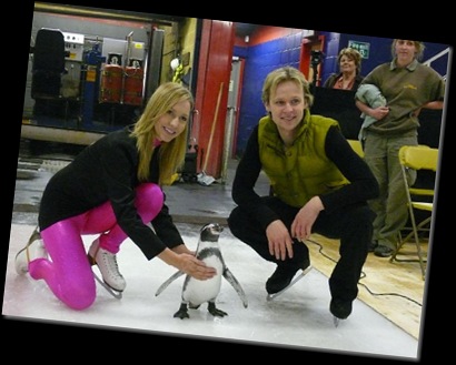 Mark Hanretty & Christina Chitwood with Dippy (resized)
