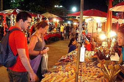 [chiang_mai_night_bazaar[12].jpg]