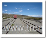 Vista del patio de la estación de Visviri del FCALP, la foto muestra la vista que enfrentan los trenes cuando salen en dirección a la estación de Charaña, Bolivia