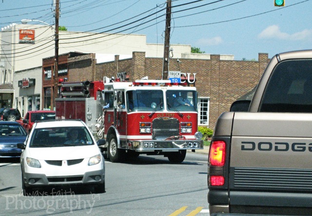 [12 - Street Scene 1.jpg]