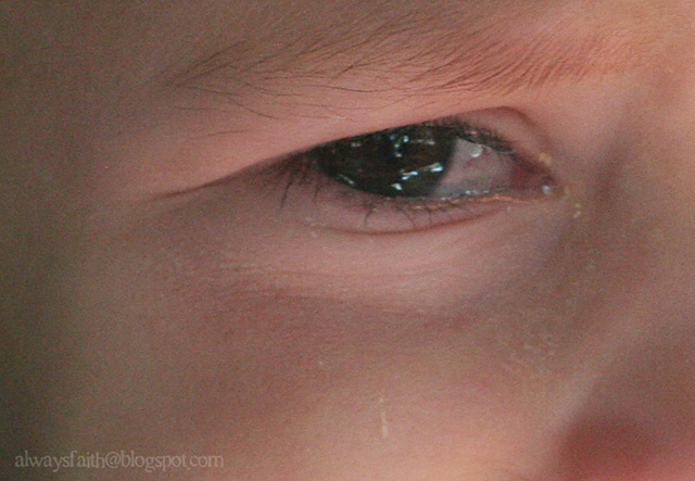 [2-14 crying[3].jpg]