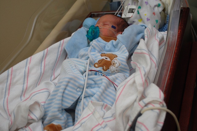 [These preemie outfits are big[4].jpg]