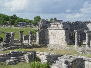[Cozumel-Mayan-Ruins-1-300x225.jpg]