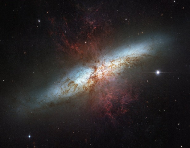 [m82b3.jpg]