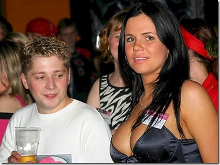 1 boob stare