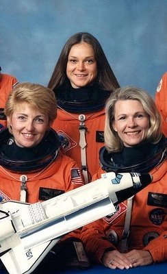 [sts403.jpg]