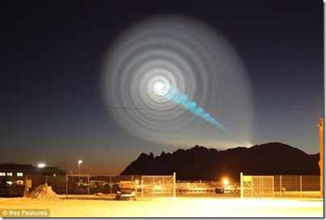 crazy-norwegian-spiral-lights-night-sky-4370-1260394247-5