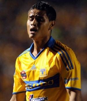 [everton-cardoso-300x350[3].jpg]