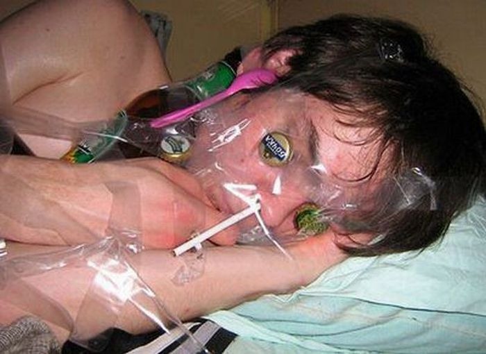 [decorating_drunk_friends_153.jpg]