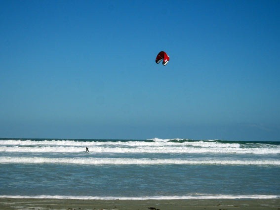 [kite-surfer-2[4].jpg]