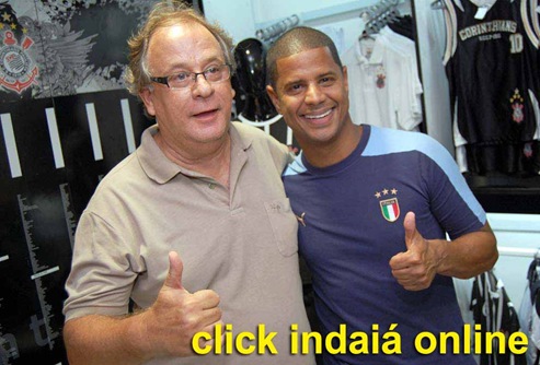 O corintiano Rubinho Queiróz com Marcelinho (Crédito: Fábio Alexandre)