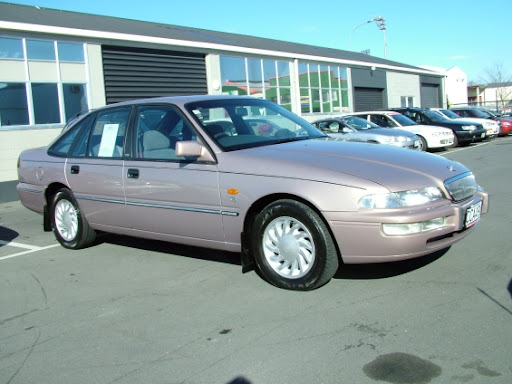 VS Statesman Front
