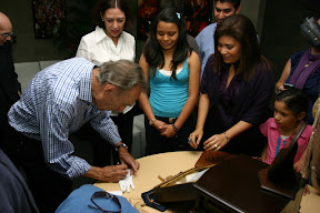 Abbado recibió Guantes Blancos de Colección. Caracas. 05-02-2010. Foto: Fesnojiv