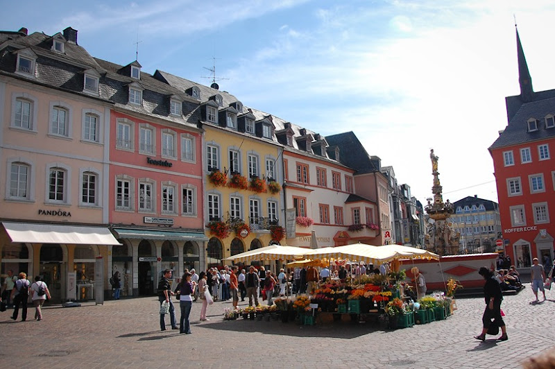 1 courtyard
