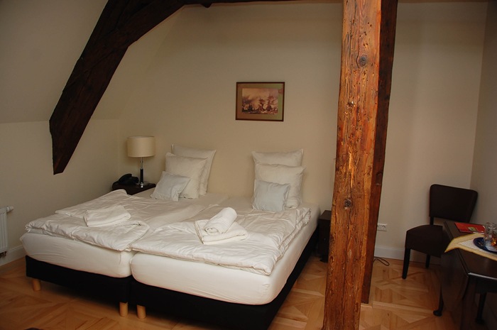 [castlehotelroom2.jpg]