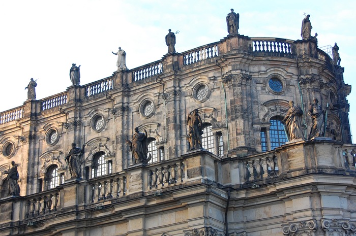[1 Dresden3[2].jpg]