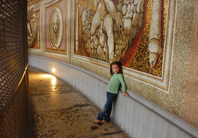 [st. peters -up in dome[2].jpg]