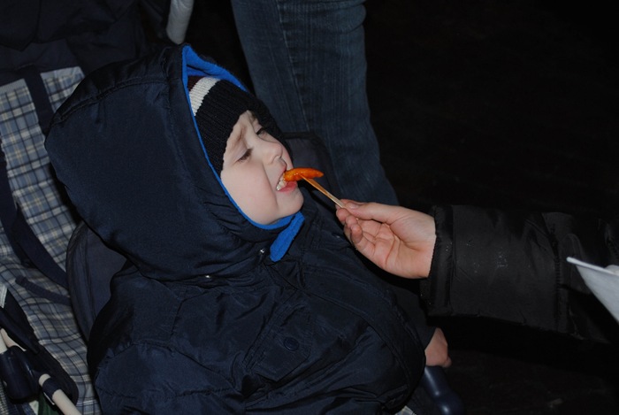 [luke eating[3].jpg]