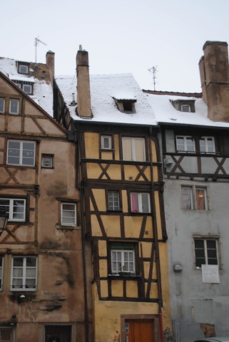 [crookedhouses4.jpg]