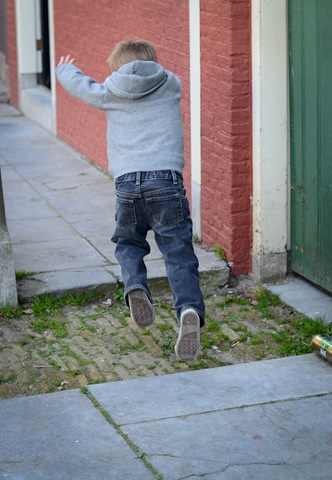 [Delft Luke jumping2[2].jpg]