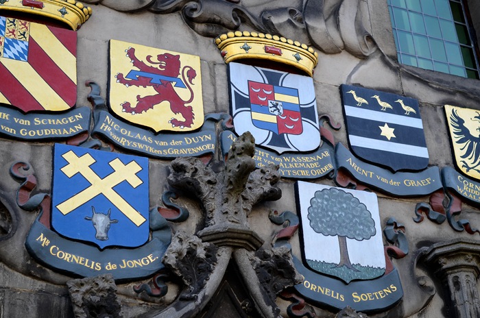 [Delft crests[3].jpg]