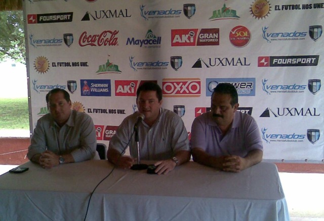 [Rueda de prensa Mérida FC 04-12-10  01[6].jpg]